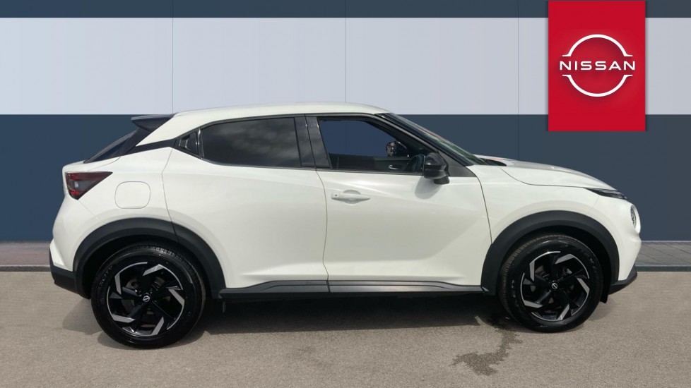 Nissan Juke 1.0 DiG-T 114 N-Connecta 5dr DCT Petrol Hatchback - Image 5