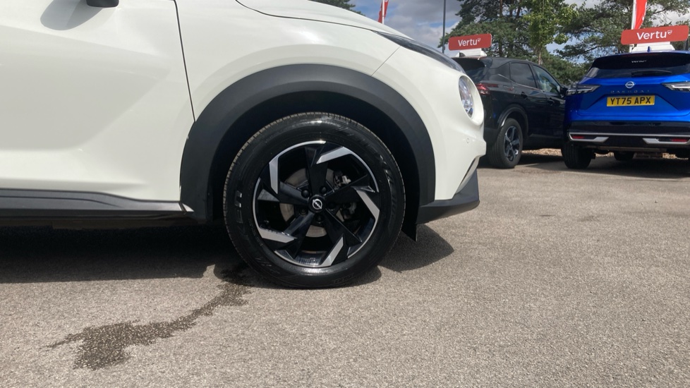 Nissan Juke 1.0 DiG-T 114 N-Connecta 5dr DCT Petrol Hatchback - Image 7