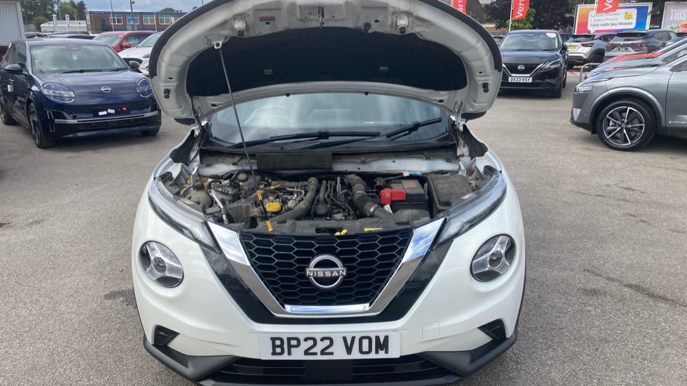 Nissan Juke 1.0 DiG-T 114 N-Connecta 5dr DCT Petrol Hatchback - Image 8
