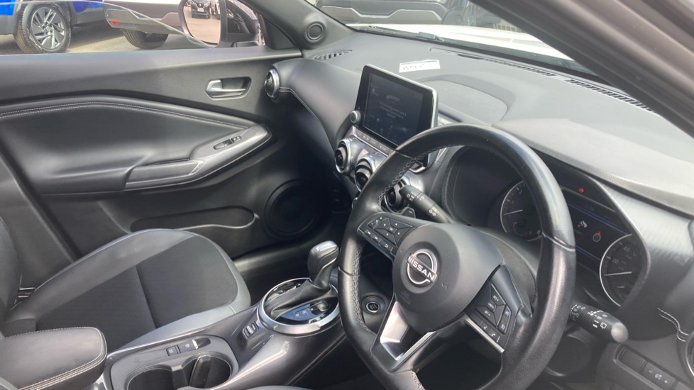 Nissan Juke 1.0 DiG-T 114 N-Connecta 5dr DCT Petrol Hatchback - Image 11