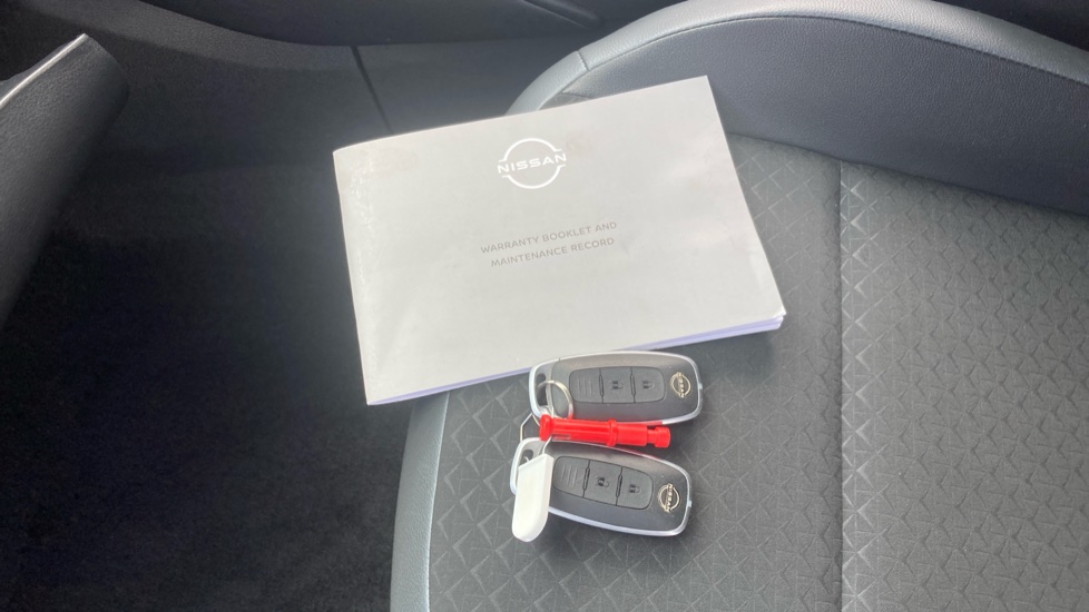 Nissan Juke 1.0 DiG-T 114 N-Connecta 5dr DCT Petrol Hatchback - Image 19