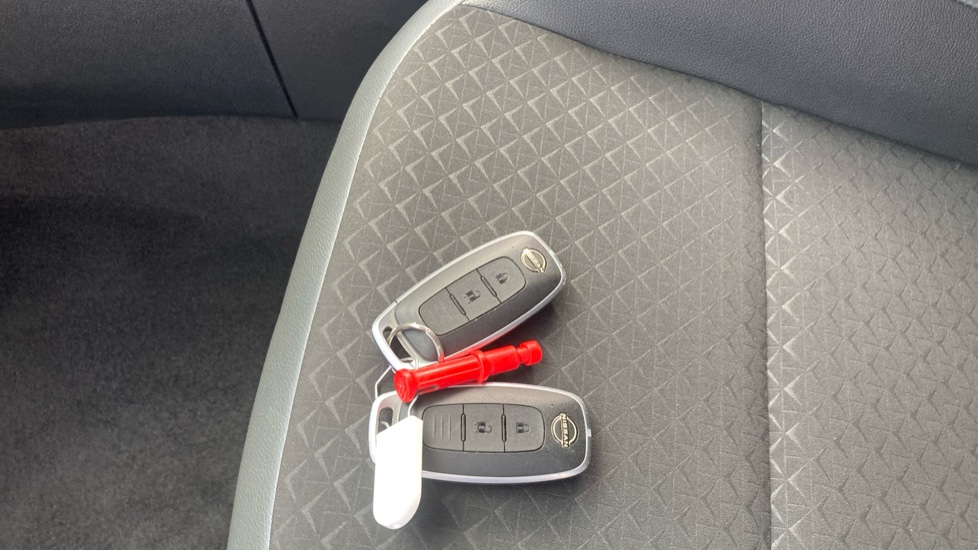 Nissan Juke 1.0 DiG-T 114 N-Connecta 5dr DCT Petrol Hatchback - Image 20