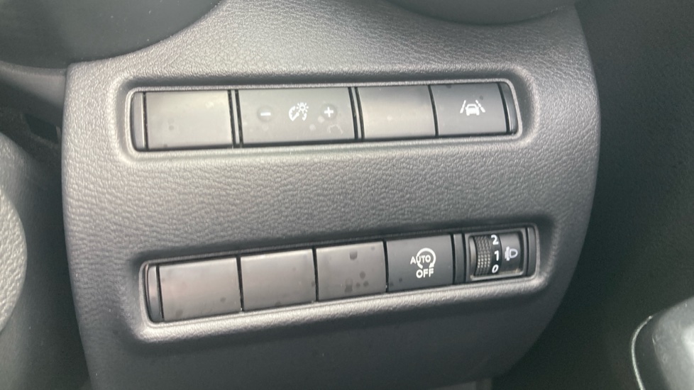 Nissan Juke 1.0 DiG-T 114 N-Connecta 5dr DCT Petrol Hatchback - Image 24