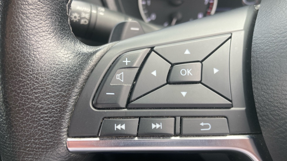 Nissan Juke 1.0 DiG-T 114 N-Connecta 5dr DCT Petrol Hatchback - Image 26