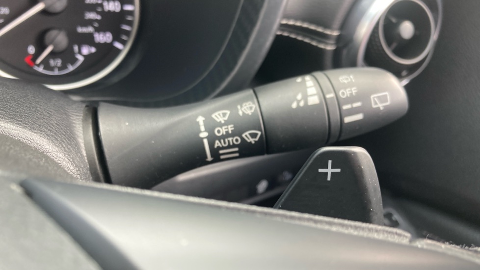Nissan Juke 1.0 DiG-T 114 N-Connecta 5dr DCT Petrol Hatchback - Image 28