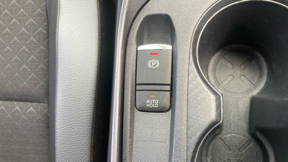 Nissan Juke 1.0 DiG-T 114 N-Connecta 5dr DCT Petrol Hatchback - Image 30