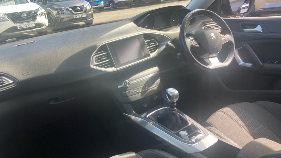 Peugeot 308 1.2 PureTech 130 Allure 5dr Petrol Hatchback - Image 9