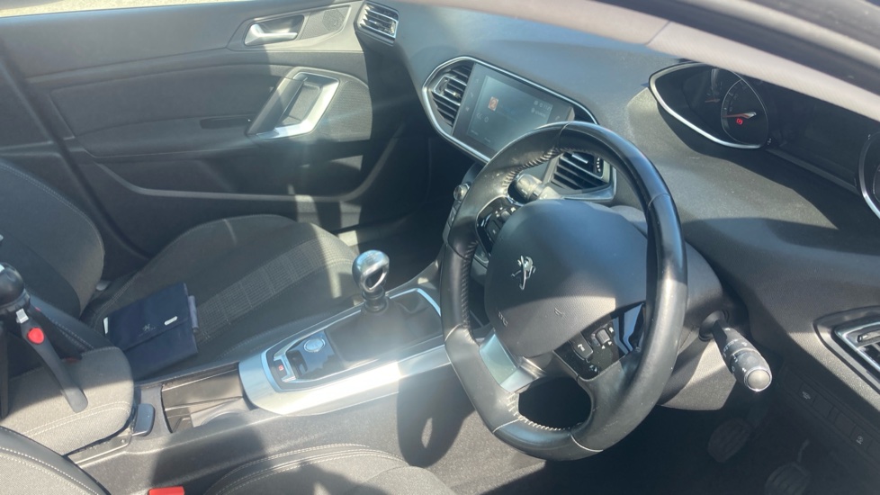 Peugeot 308 1.2 PureTech 130 Allure 5dr Petrol Hatchback - Image 11