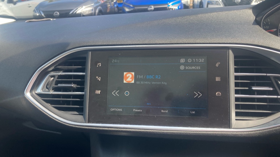 Peugeot 308 1.2 PureTech 130 Allure 5dr Petrol Hatchback - Image 12