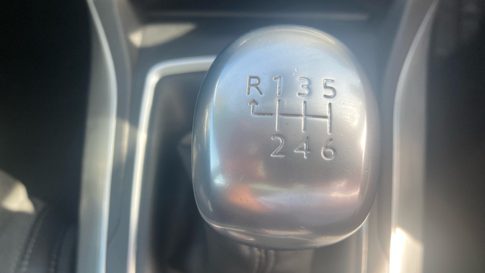 Peugeot 308 1.2 PureTech 130 Allure 5dr Petrol Hatchback - Image 32