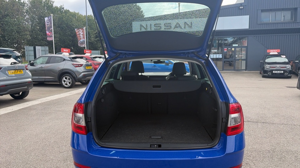 Skoda Octavia 1.5 TSI SE L 5dr DSG Petrol Estate - Image 4