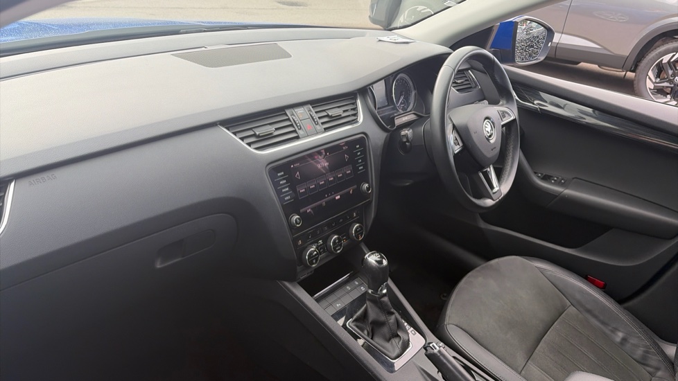 Skoda Octavia 1.5 TSI SE L 5dr DSG Petrol Estate - Image 9