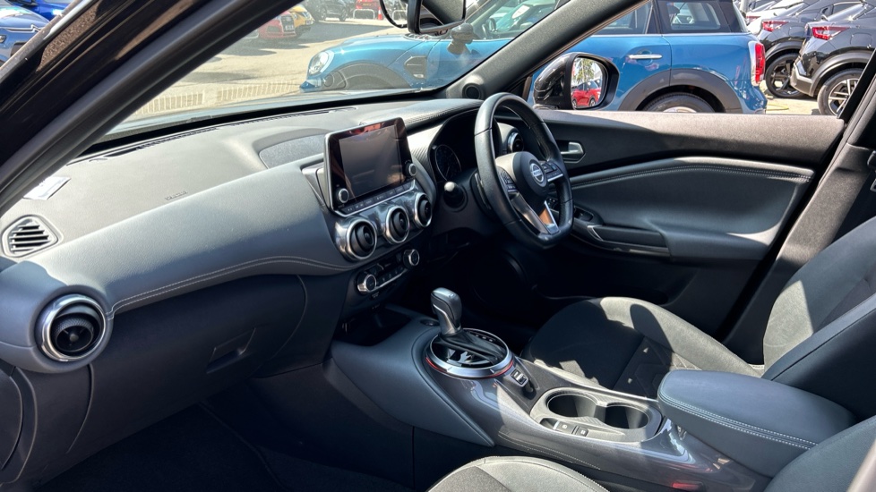 Nissan Juke 1.0 DiG-T 114 Tekna 5dr DCT Petrol Hatchback - Image 9
