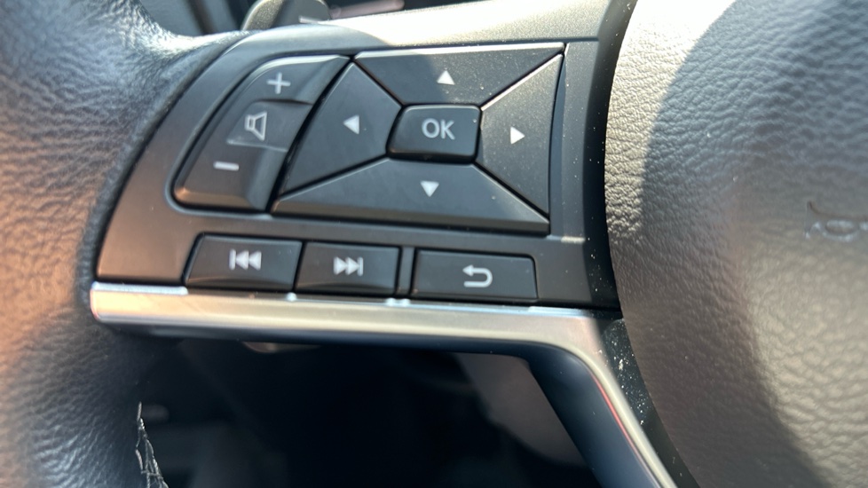 Nissan Juke 1.0 DiG-T 114 Tekna 5dr DCT Petrol Hatchback - Image 33