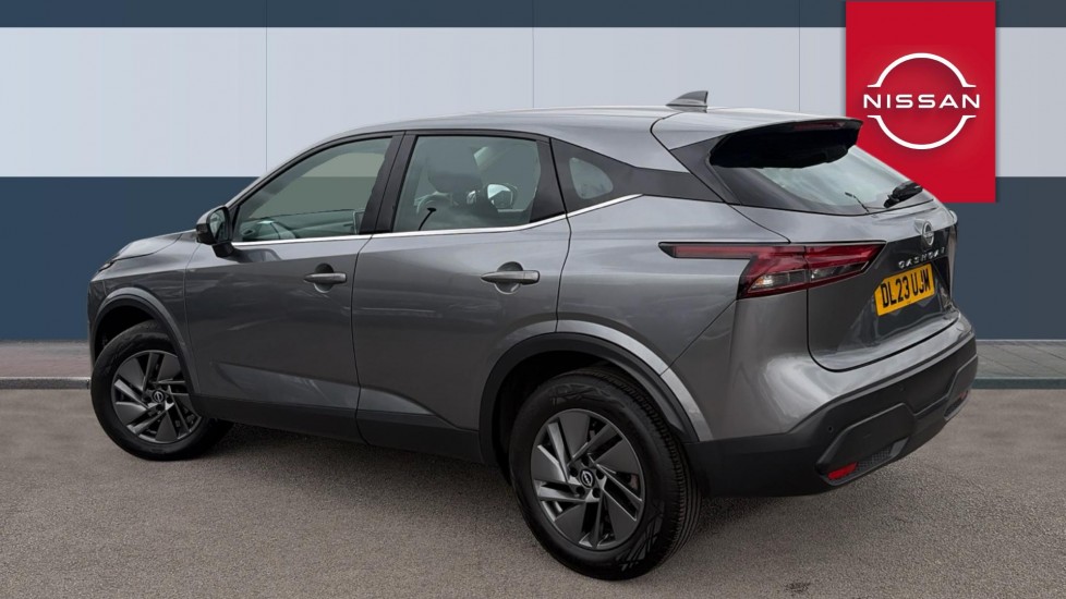 Nissan Qashqai 1.3 DiG-T MH Acenta Premium 5dr Petrol Hatchback - Image 2