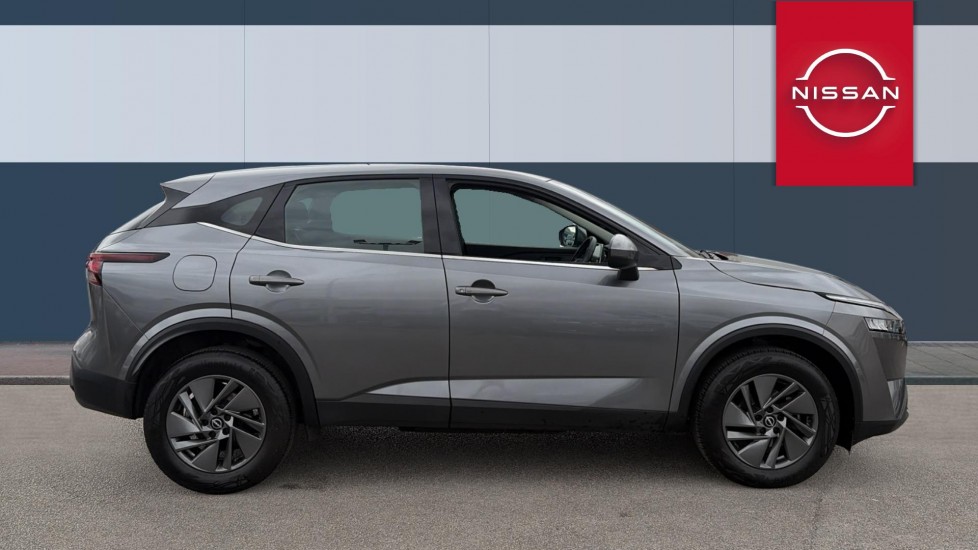 Nissan Qashqai 1.3 DiG-T MH Acenta Premium 5dr Petrol Hatchback - Image 5