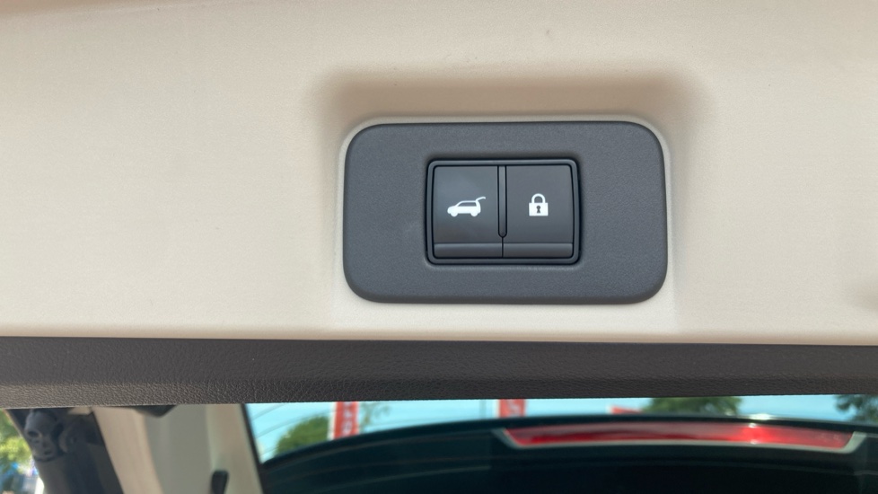 Nissan ARIYA 160kW Advance 63kWh 22kWCh 5dr Auto Electric Hatchback - Image 24