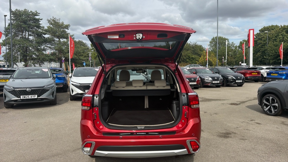 Mitsubishi Outlander 2.0 PHEV GX5hs 5dr Auto Estate - Image 4