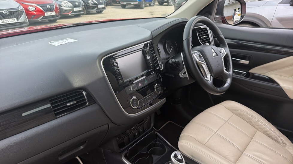 Mitsubishi Outlander 2.0 PHEV GX5hs 5dr Auto Estate - Image 9