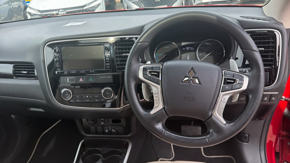 Mitsubishi Outlander 2.0 PHEV GX5hs 5dr Auto Estate - Image 10