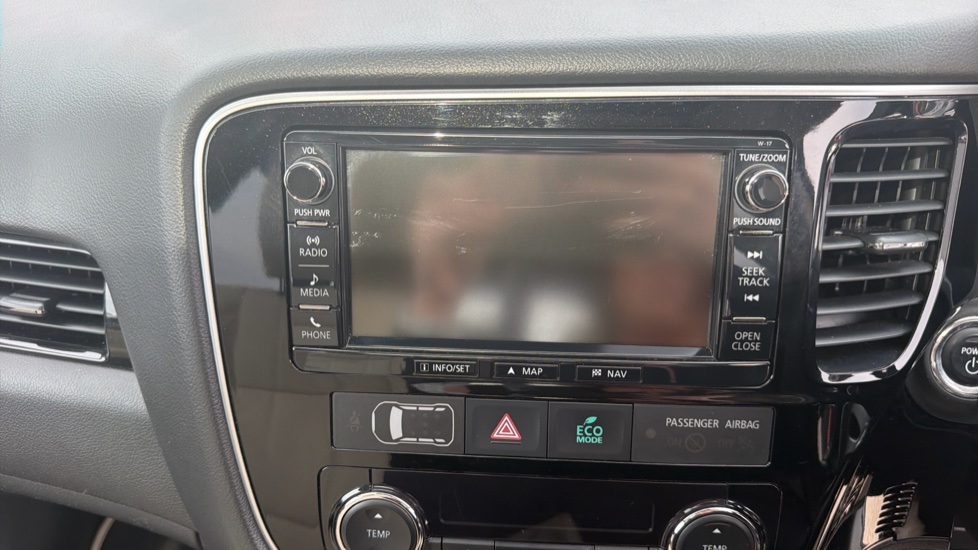 Mitsubishi Outlander 2.0 PHEV GX5hs 5dr Auto Estate - Image 12