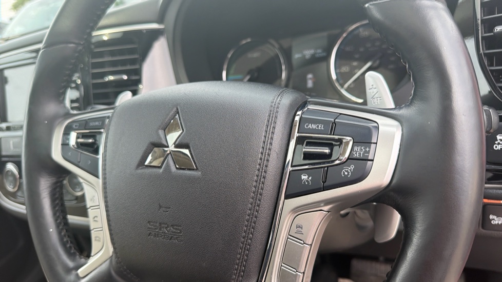 Mitsubishi Outlander 2.0 PHEV GX5hs 5dr Auto Estate - Image 29