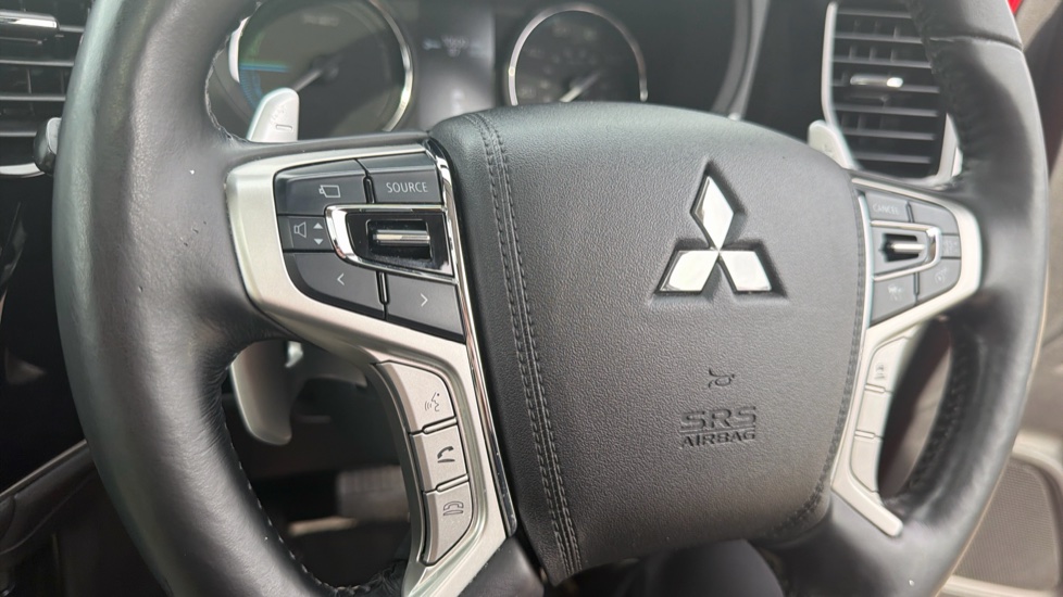Mitsubishi Outlander 2.0 PHEV GX5hs 5dr Auto Estate - Image 30