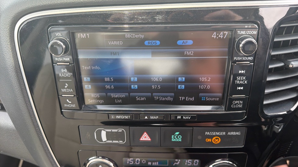Mitsubishi Outlander 2.0 PHEV GX5hs 5dr Auto Estate - Image 33