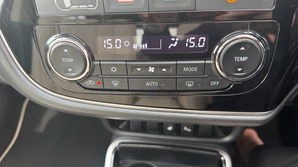 Mitsubishi Outlander 2.0 PHEV GX5hs 5dr Auto Estate - Image 34