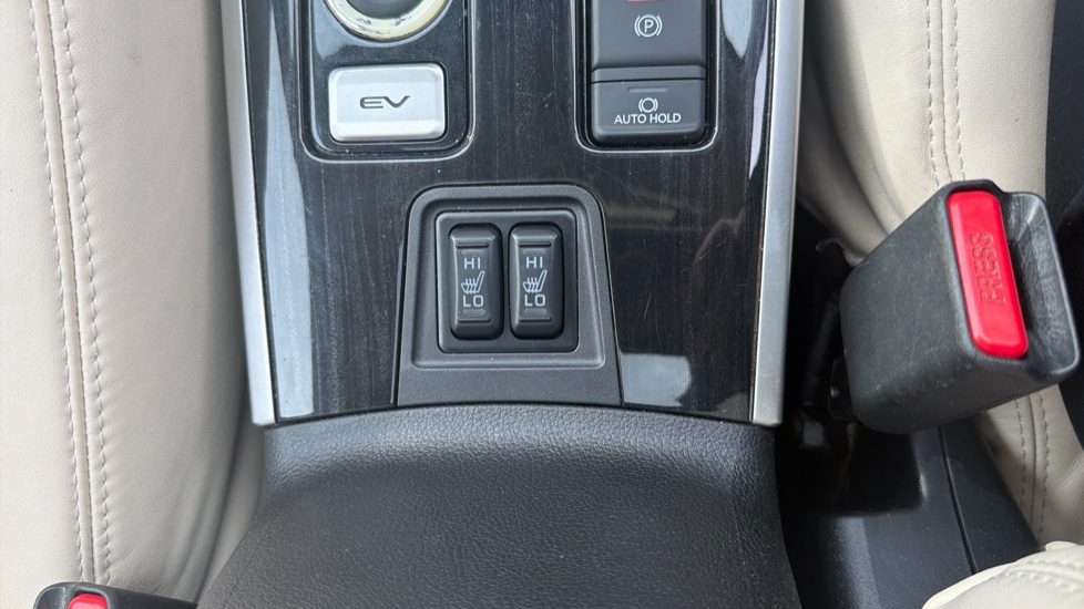 Mitsubishi Outlander 2.0 PHEV GX5hs 5dr Auto Estate - Image 38