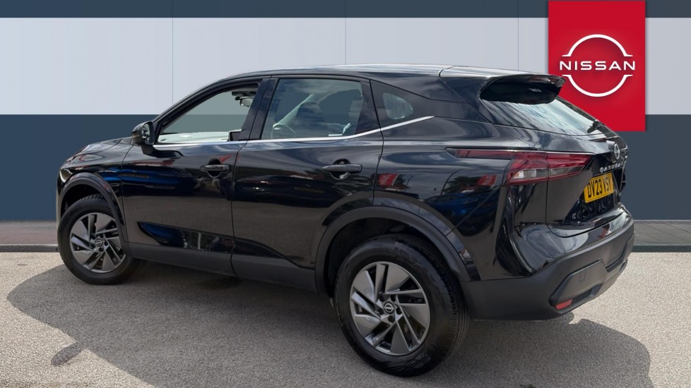 Nissan Qashqai 1.3 DiG-T MH Acenta Premium 5dr Petrol Hatchback - Image 2
