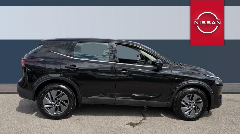 Nissan Qashqai 1.3 DiG-T MH Acenta Premium 5dr Petrol Hatchback - Image 5