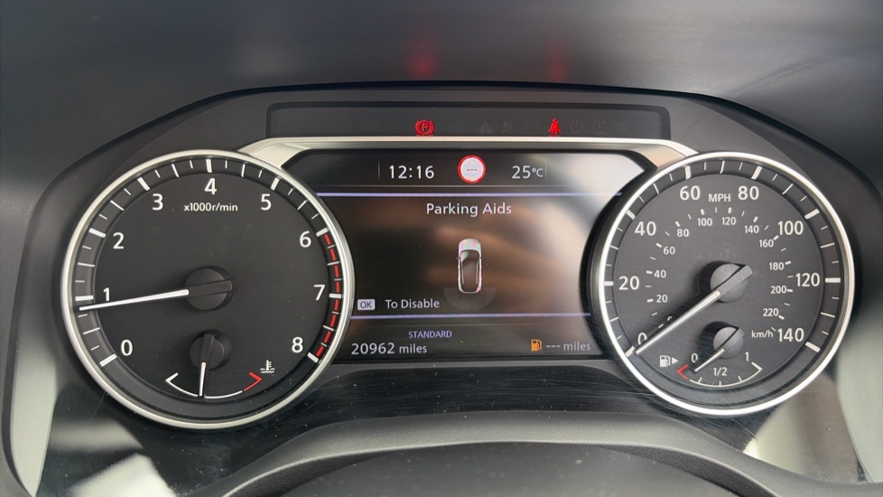 Nissan Qashqai 1.3 DiG-T MH Acenta Premium 5dr Petrol Hatchback - Image 22