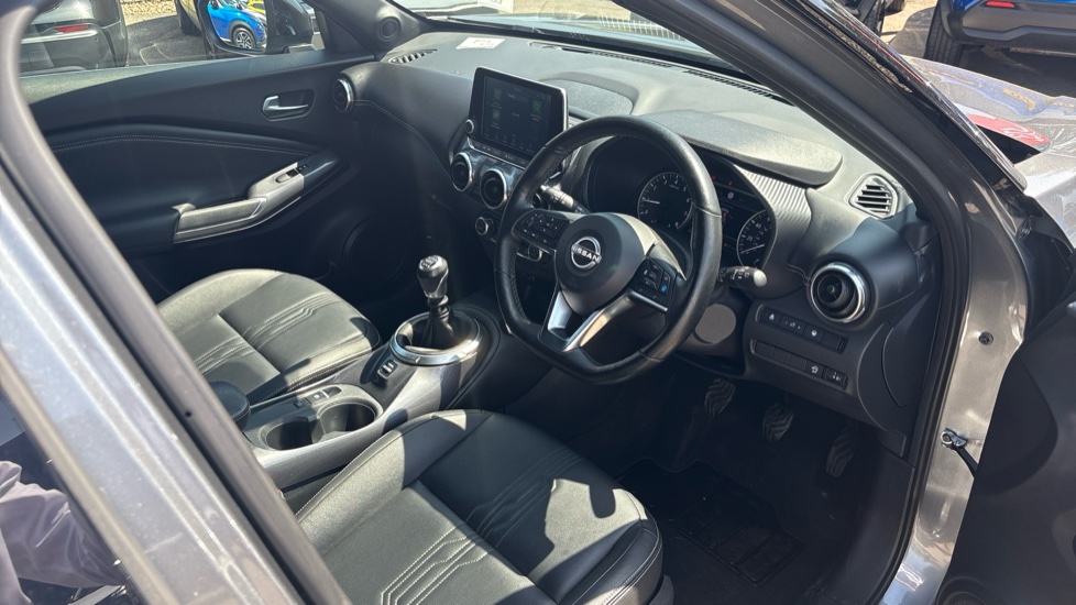 Nissan Juke 1.0 DiG-T 114 Tekna 5dr Petrol Hatchback - Image 11