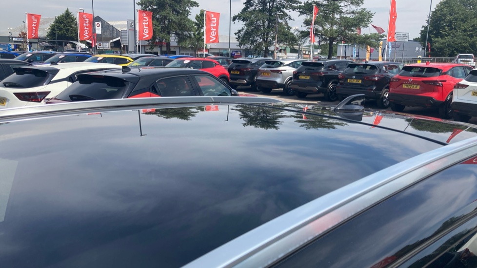 Nissan Qashqai 1.3 DiG-T MH Tekna 5dr Petrol Hatchback - Image 34