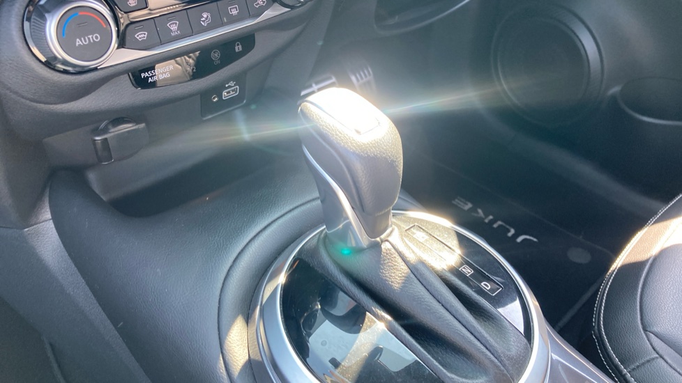 Nissan Juke 1.6 Hybrid Tekna 5dr Auto Hybrid Hatchback - Image 13