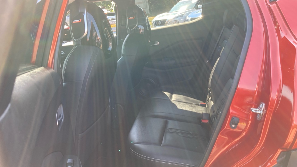 Nissan Juke 1.6 Hybrid Tekna 5dr Auto Hybrid Hatchback - Image 16