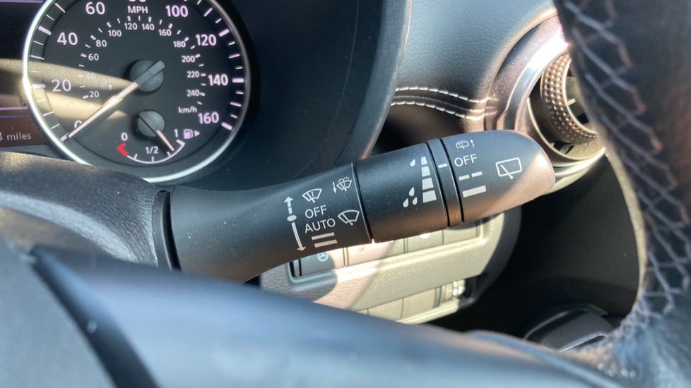 Nissan Juke 1.6 Hybrid Tekna 5dr Auto Hybrid Hatchback - Image 23