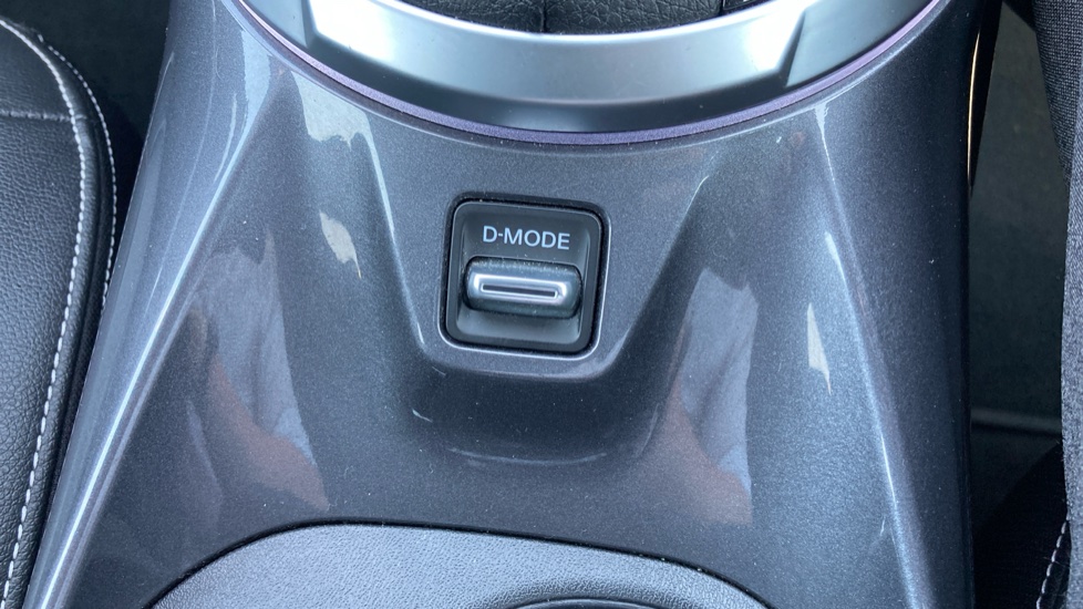 Nissan Juke 1.6 Hybrid Tekna 5dr Auto Hybrid Hatchback - Image 36