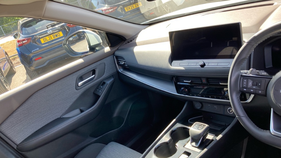 Nissan X-Trail 1.5 MHEV 163 N-Connecta 5dr [7 Seat] Xtronic Petrol Station Wagon - Image 14