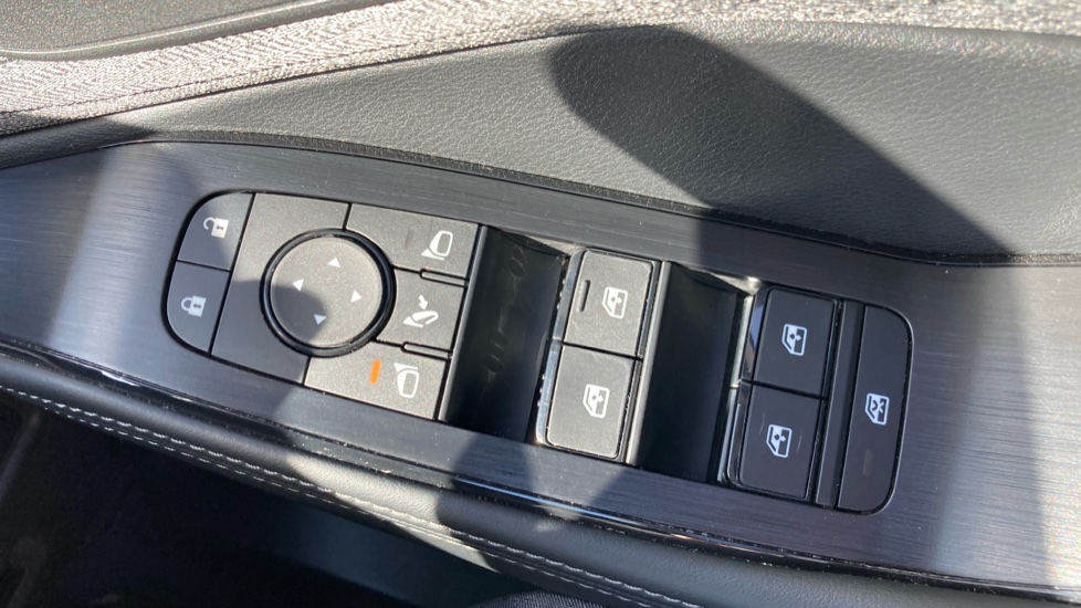 Nissan X-Trail 1.5 MHEV 163 N-Connecta 5dr [7 Seat] Xtronic Petrol Station Wagon - Image 21