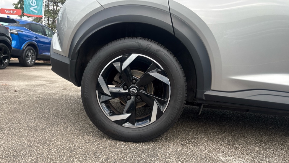 Nissan Juke 1.0 DiG-T 114 N-Connecta 5dr Petrol Hatchback - Image 7