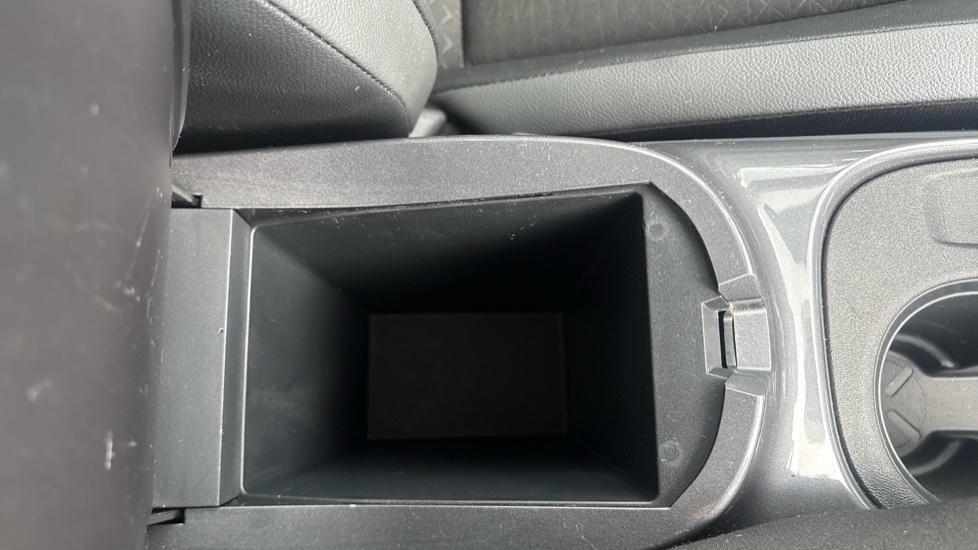 Nissan Juke 1.0 DiG-T 114 N-Connecta 5dr Petrol Hatchback - Image 43