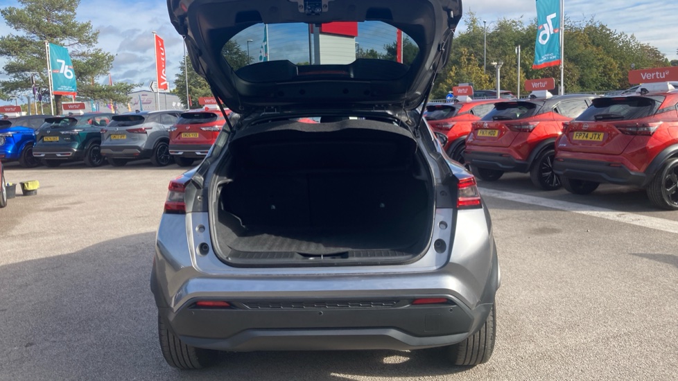 Nissan Juke 1.6 Hybrid N-Connecta 5dr Auto Hybrid Hatchback - Image 4