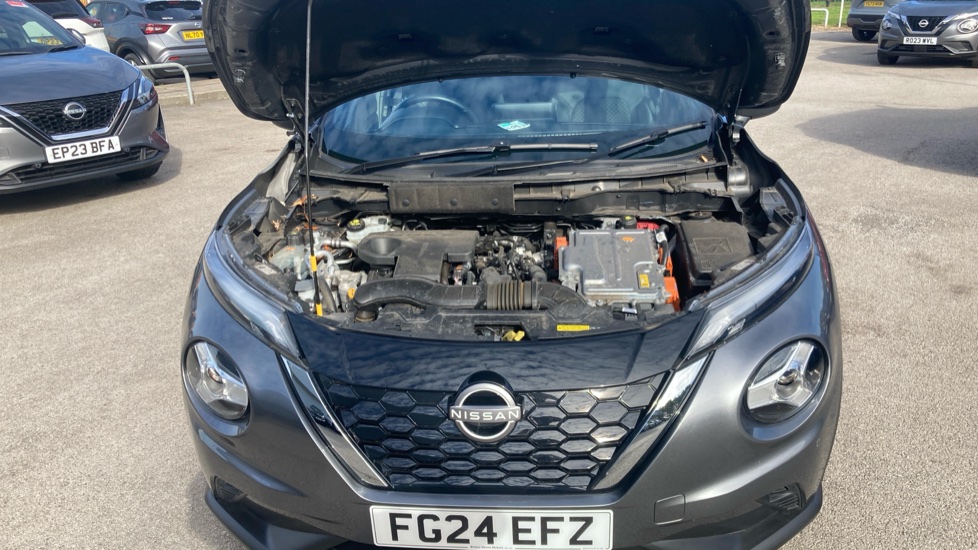 Nissan Juke 1.6 Hybrid N-Connecta 5dr Auto Hybrid Hatchback - Image 8