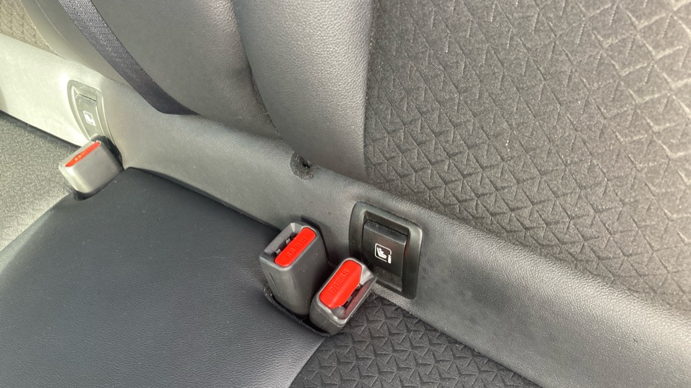 Nissan Juke 1.6 Hybrid N-Connecta 5dr Auto Hybrid Hatchback - Image 17
