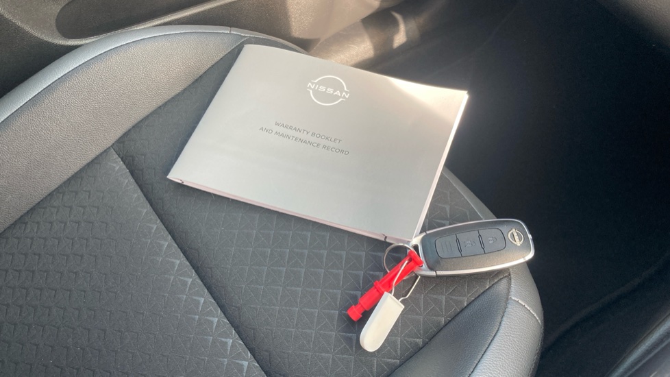 Nissan Juke 1.6 Hybrid N-Connecta 5dr Auto Hybrid Hatchback - Image 19