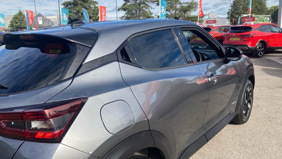 Nissan Juke 1.6 Hybrid N-Connecta 5dr Auto Hybrid Hatchback - Image 24