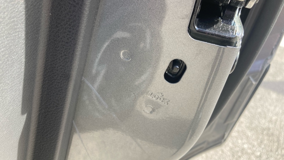 Nissan Juke 1.6 Hybrid N-Connecta 5dr Auto Hybrid Hatchback - Image 26