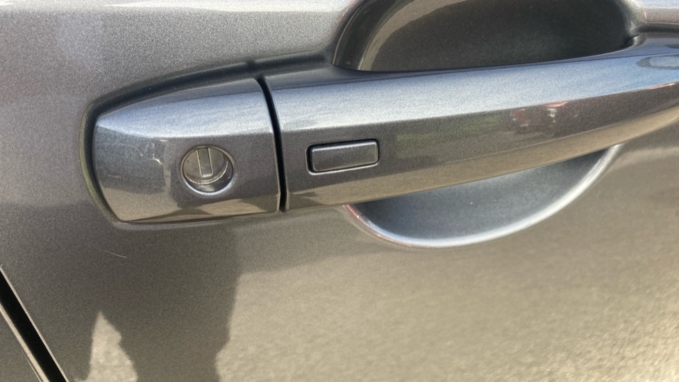 Nissan Juke 1.6 Hybrid N-Connecta 5dr Auto Hybrid Hatchback - Image 27